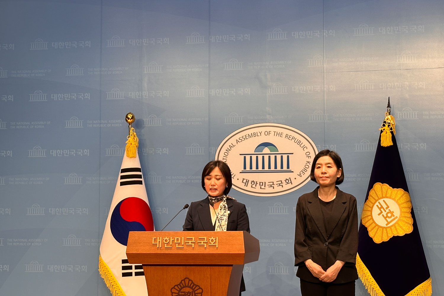 중국인 무비자 입국 정책 두고 가열되는 여야 공방