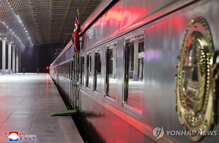 [외신] 김정은, 中 전승절 참석 위해 6년 만에 방중…첫 다자외교 무대 오른다