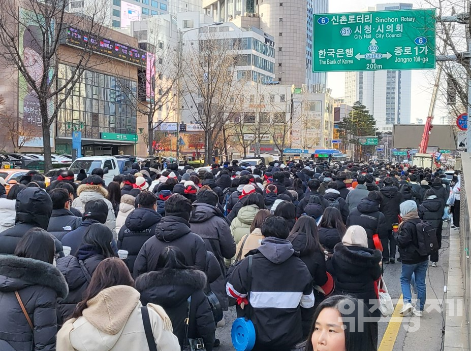 [현장스케치] 행진 중인 기업은행 노조