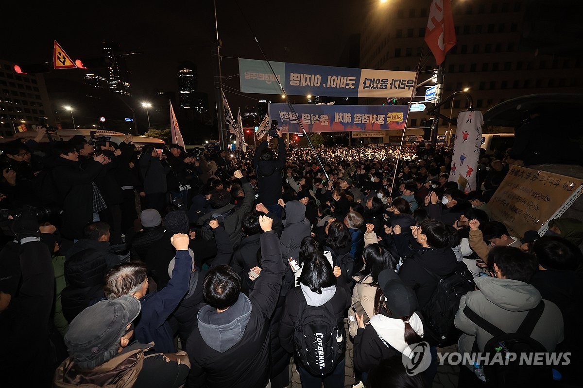 [위고라] 계엄 사태 1년, 국힘 대국민사과 "해야 한다 Vs 필요 없다"
