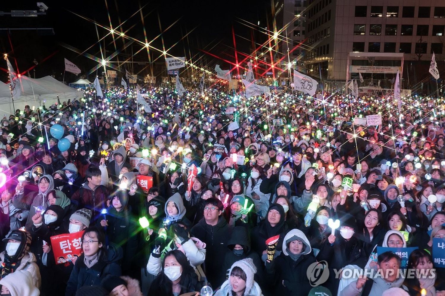 [외신] BBC "한국 촛불집회는 파티"