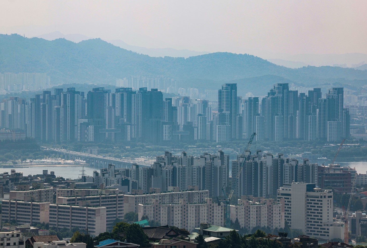 서울 아파트값 25주 연속 상승...상승폭 커져