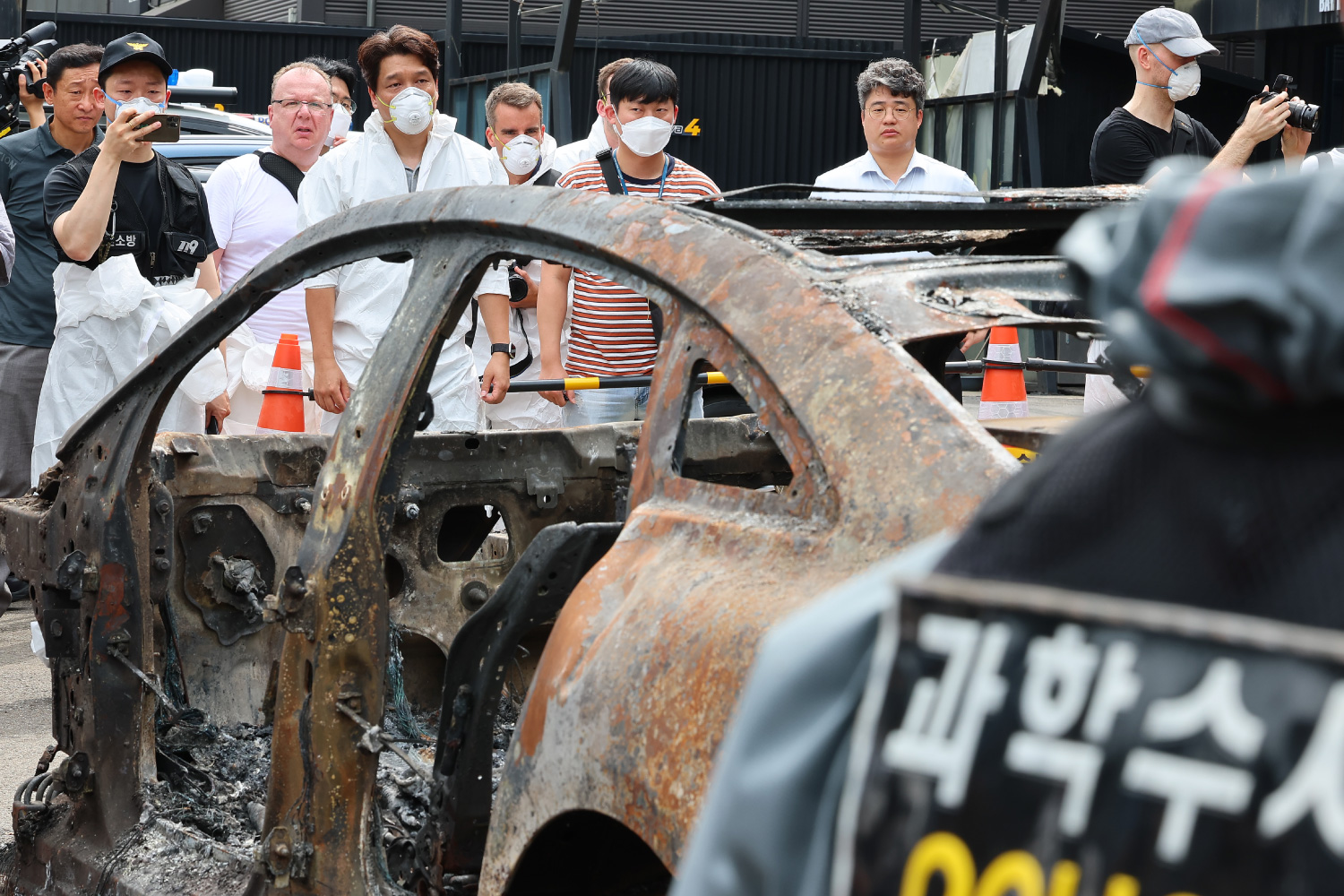 전기차 화재 불안감 확산에 불끄기 나선 정부…전기차주의 가장 큰 걱정거리는?