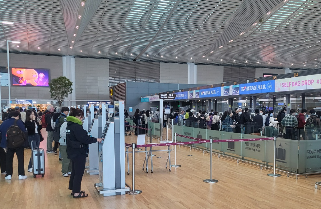 [르포] 봄을 맞아 장거리 해외여행객 늘어난 인천공항 제2여객터미널