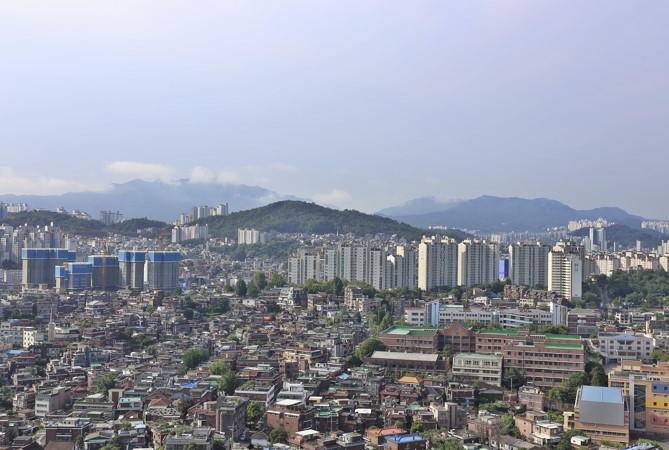 금리 인상에…아파트값 떨어지고 청약열기 ‘잠잠’