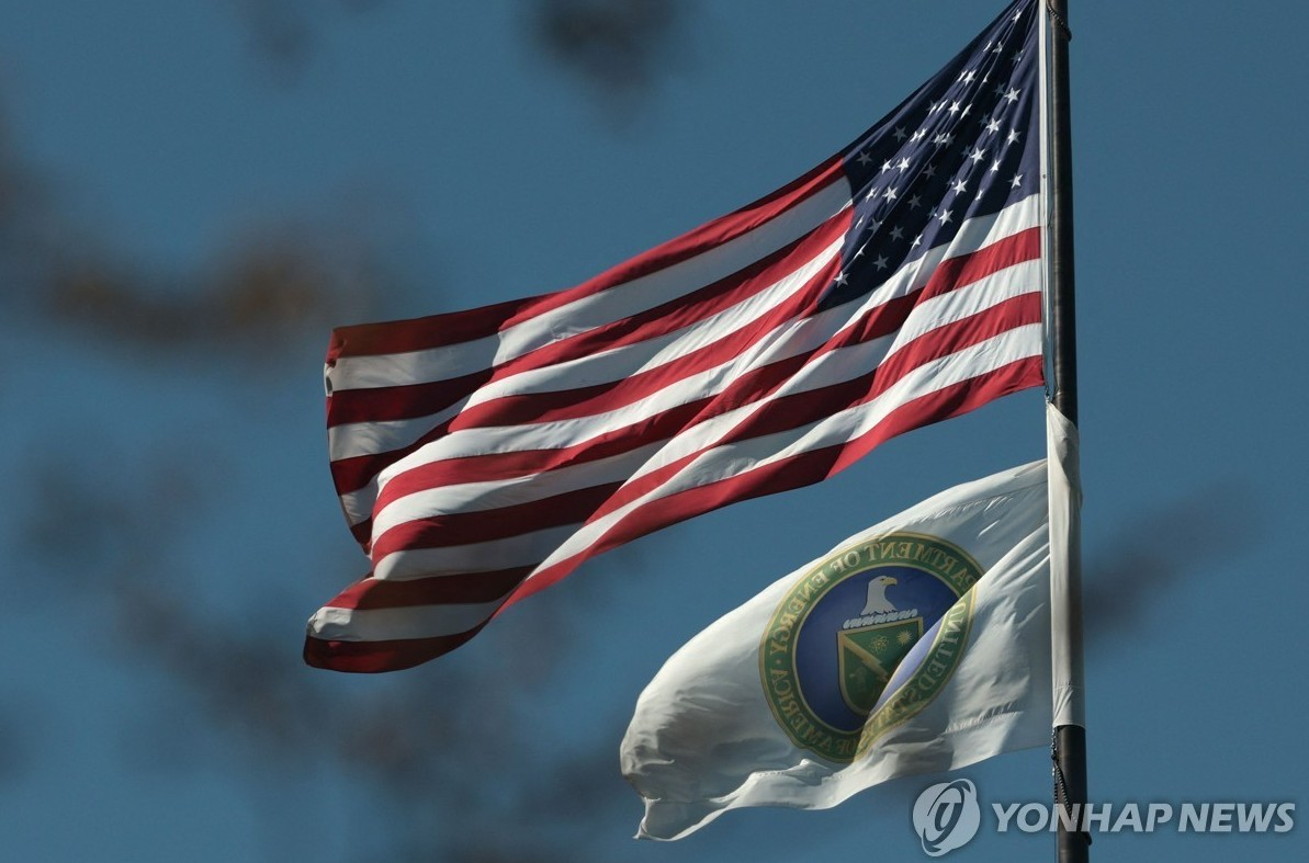 [외신] 美 셧다운 22일째 계속…트럼프 “급여 소급 없다” 언급에 의회 반발