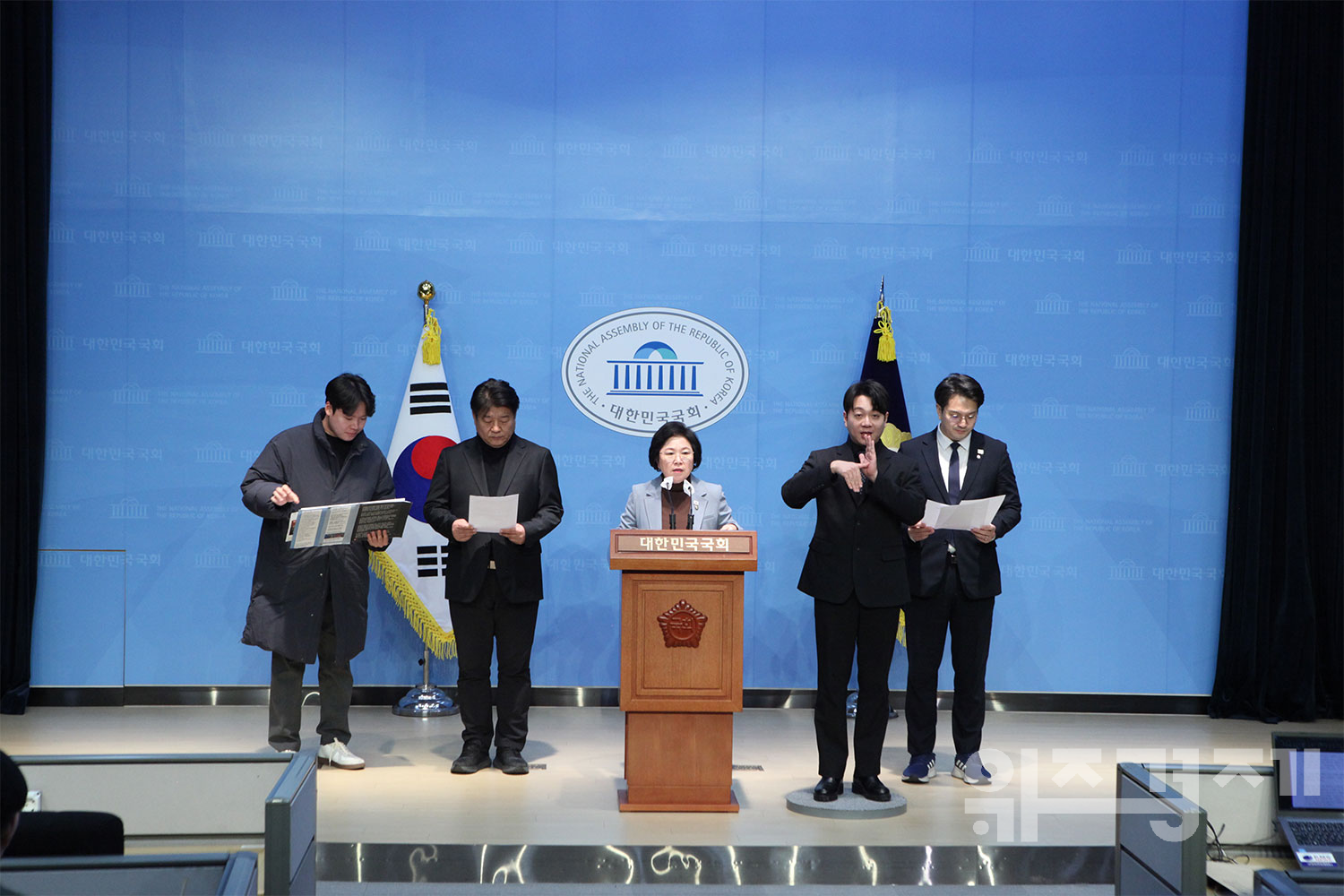 與 ‘카톡 검열’ 주장에 반박 나선 민주당…”국힘, 가짜 뉴스 진원지 자인하는 꼴”