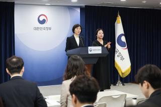 22일 서울 종로구 정부서울청사에서 이스란 보건복지부 제1차관이 아동학대 예방 및 대응 강화 방안을 브리핑하고 있다.(사진=연합)