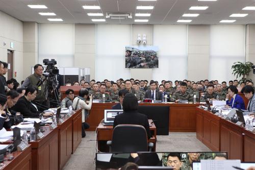 14일 내란 혐의 국정조사 위해 국회를 방문한 국방부와 군 인사(사진=위즈경제)